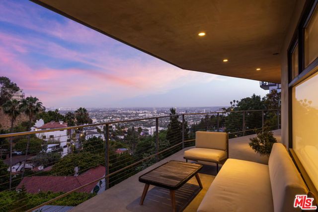 8634 Franklin Avenue, Los Angeles, CA 90069