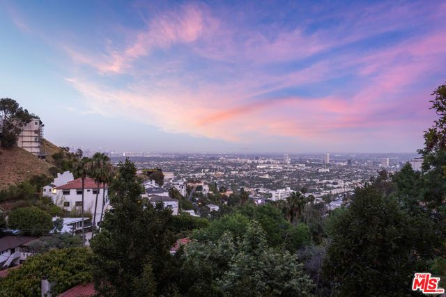 8634 Franklin Avenue, Los Angeles, CA 90069
