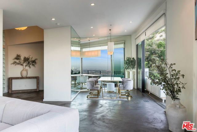 8634 Franklin Avenue, Los Angeles, CA 90069