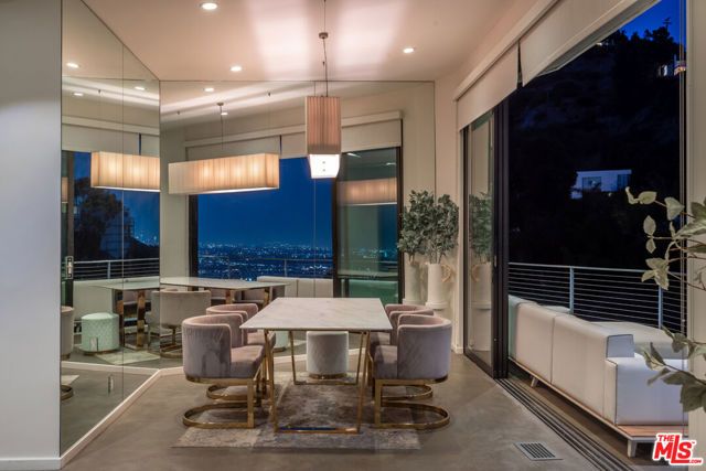 8634 Franklin Avenue, Los Angeles, CA 90069