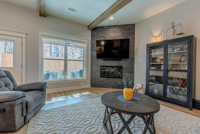 6043 Coral Ridge Drive, Alexander, AR 72002