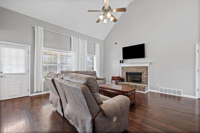 713 ELIZABETH DR, Atoka, TN 38004