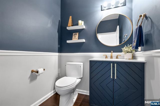 285 Roslyn Court, West New York, NJ 07093