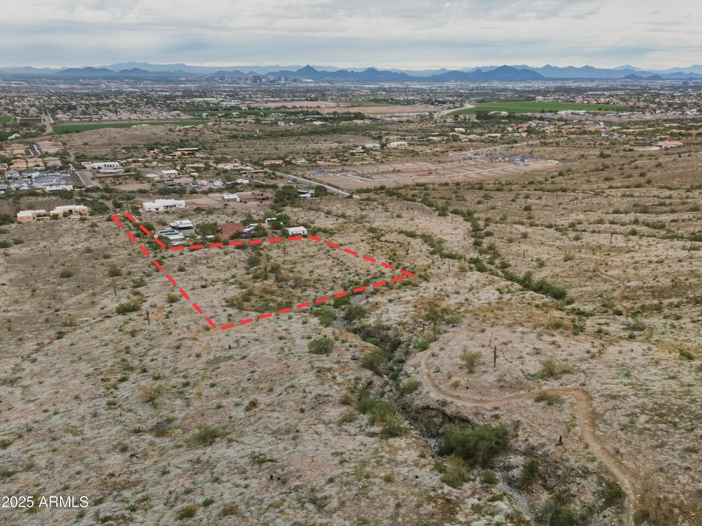 Image 10 of property listing at 2229 W SUNRISE Drive 0, Phoenix, AZ 85041