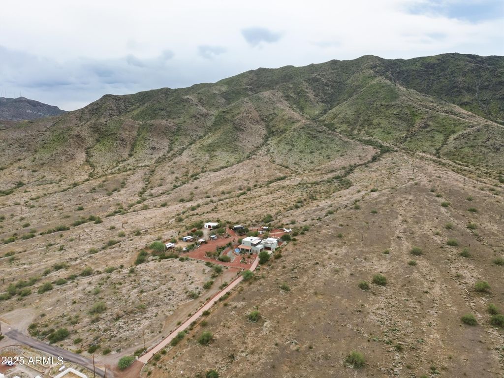 Image 15 of property listing at 2229 W SUNRISE Drive 0, Phoenix, AZ 85041