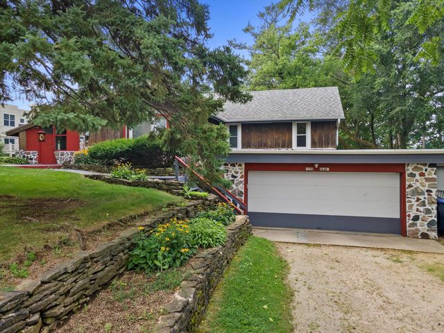 W232N6285 Waukesha AVENUE, Sussex, WI 53089