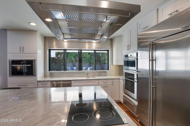 4825 E ONYX Avenue, Paradise Valley, AZ 85253