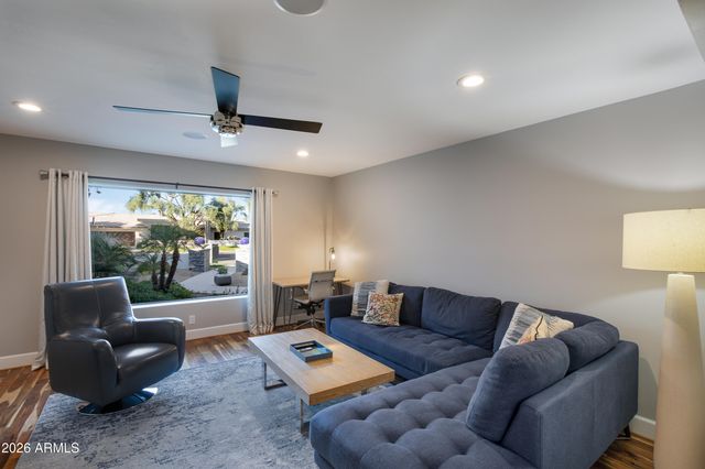 4825 E ONYX Avenue, Paradise Valley, AZ 85253