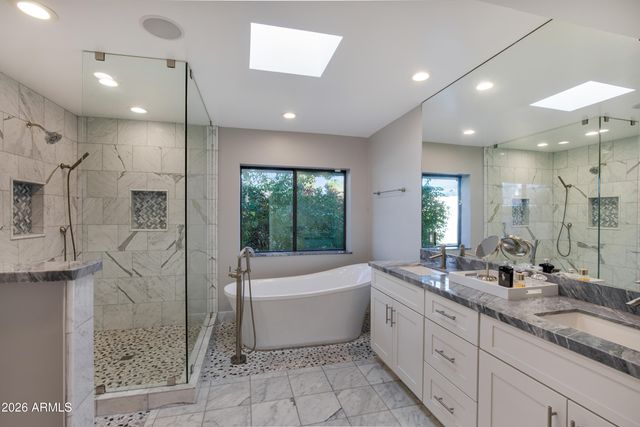 4825 E ONYX Avenue, Paradise Valley, AZ 85253