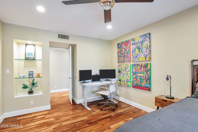 4825 E ONYX Avenue, Paradise Valley, AZ 85253