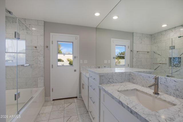 4825 E ONYX Avenue, Paradise Valley, AZ 85253