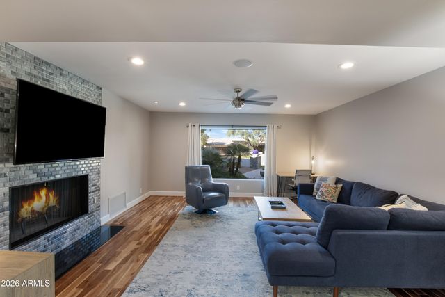 4825 E ONYX Avenue, Paradise Valley, AZ 85253