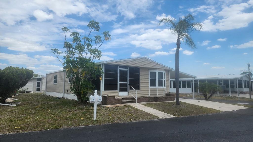 Image 22 of property listing at 157 N FIJI CIRCLE, Englewood, FL 34223