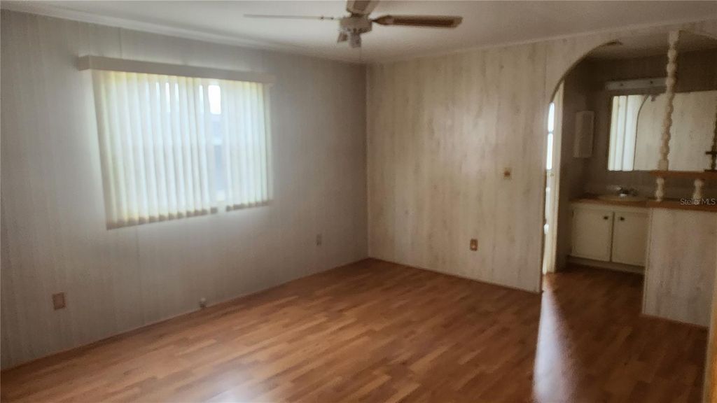 Image 36 of property listing at 157 N FIJI CIRCLE, Englewood, FL 34223