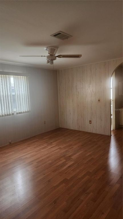 Image 37 of property listing at 157 N FIJI CIRCLE, Englewood, FL 34223