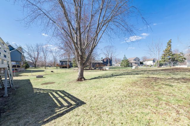 8247 Peony Lane N, Maple Grove, MN 55311