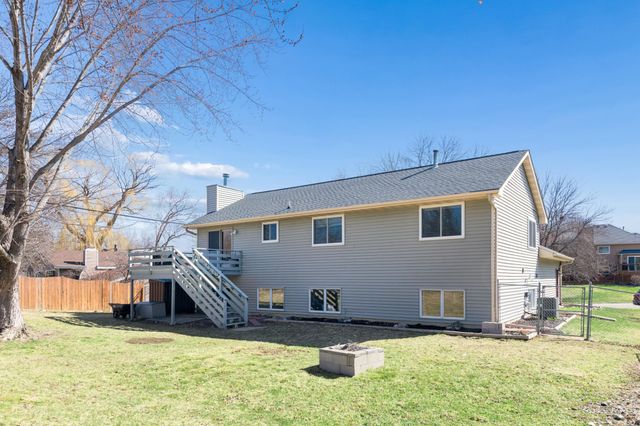 8247 Peony Lane N, Maple Grove, MN 55311