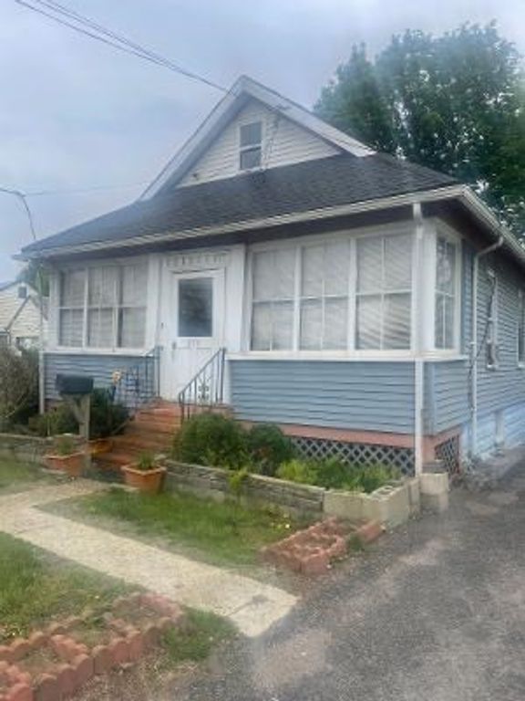 255 Neponset Valley Parkway, Boston, MA 02136
