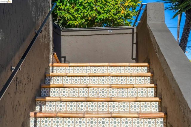 6019 CHABOLYN TER, Berkeley, CA 94618