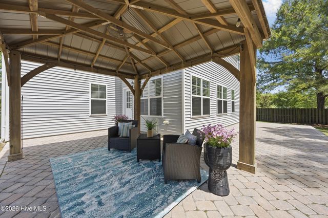 105 Pagoda Court, Hampstead, NC 28443