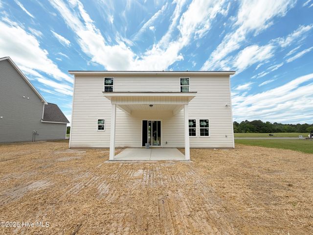 102 Rolling Water Lane, Swansboro, NC 28584