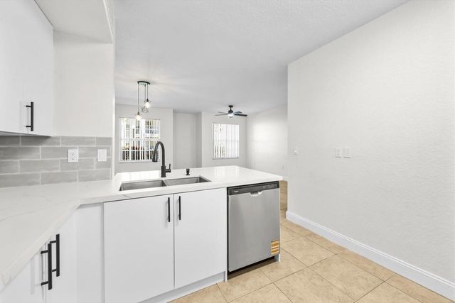 158 SW Peacock Blvd Apt 30-104 St, Port St Lucie, FL 34986