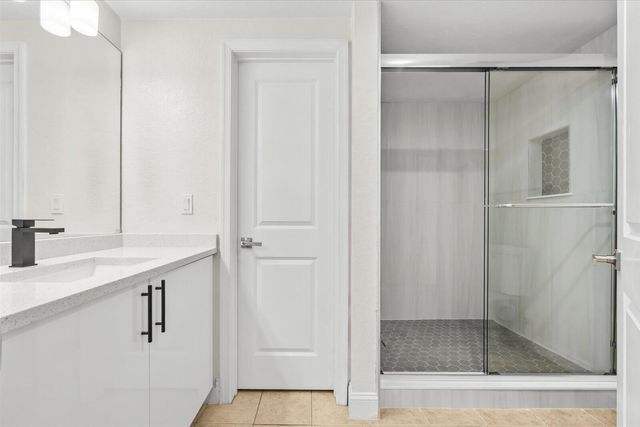 158 SW Peacock Blvd Apt 30-104 St, Port St Lucie, FL 34986