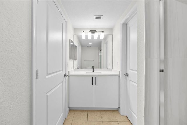 158 SW Peacock Blvd Apt 30-104 St, Port St Lucie, FL 34986