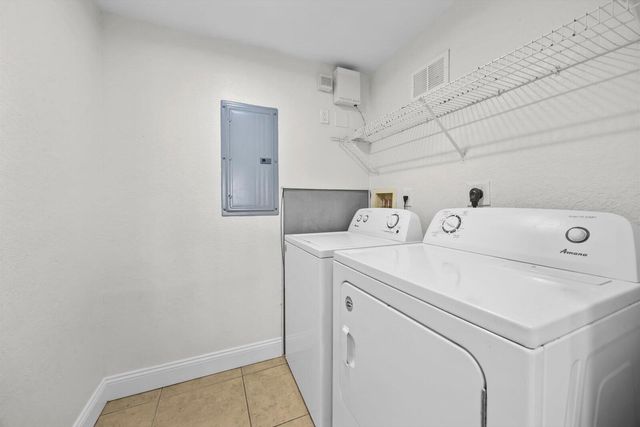 158 SW Peacock Blvd Apt 30-104 St, Port St Lucie, FL 34986