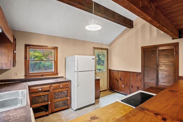 55 Putney Road, Leverett, MA 01054