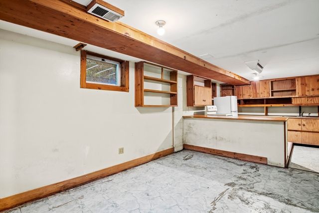 55 Putney Road, Leverett, MA 01054