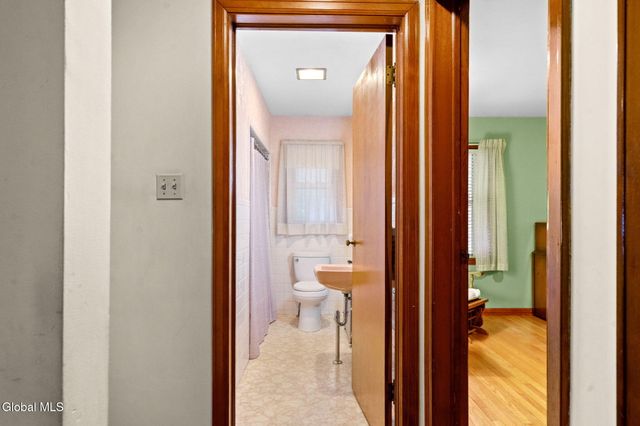 1021 Dunnsville Road, Rotterdam, NY 12306