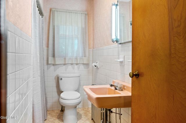 1021 Dunnsville Road, Rotterdam, NY 12306