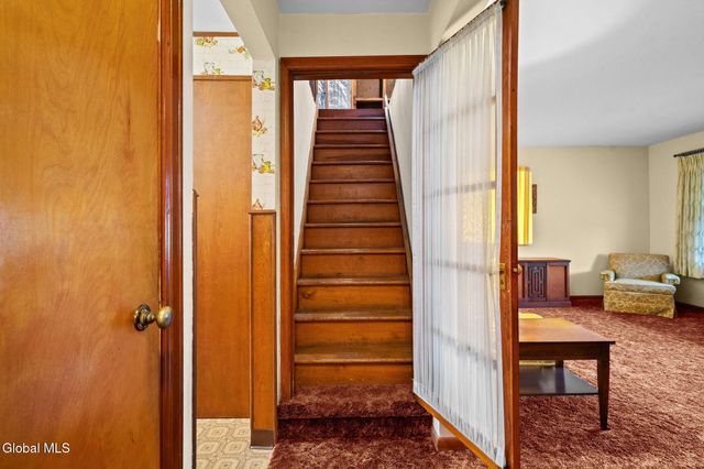 1021 Dunnsville Road, Rotterdam, NY 12306