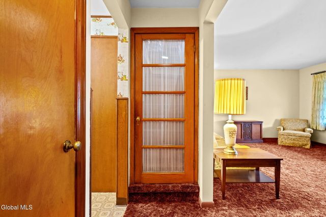 1021 Dunnsville Road, Rotterdam, NY 12306