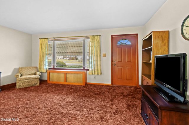 1021 Dunnsville Road, Rotterdam, NY 12306