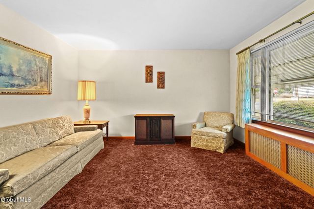 1021 Dunnsville Road, Rotterdam, NY 12306