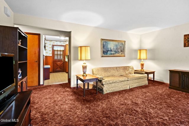 1021 Dunnsville Road, Rotterdam, NY 12306