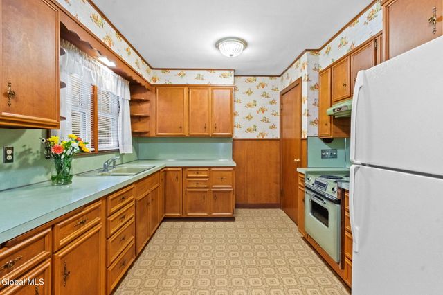 1021 Dunnsville Road, Rotterdam, NY 12306