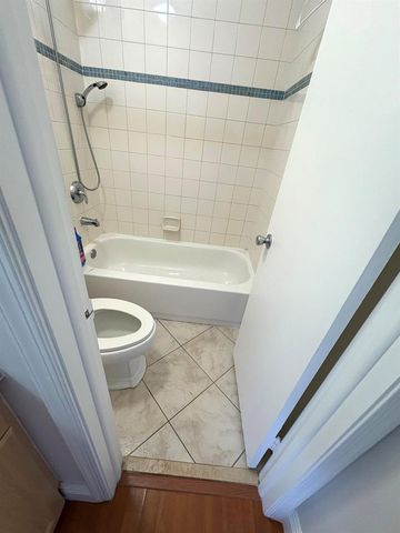 1400 NW 45th Street B7, Deerfield Beach, FL 33064
