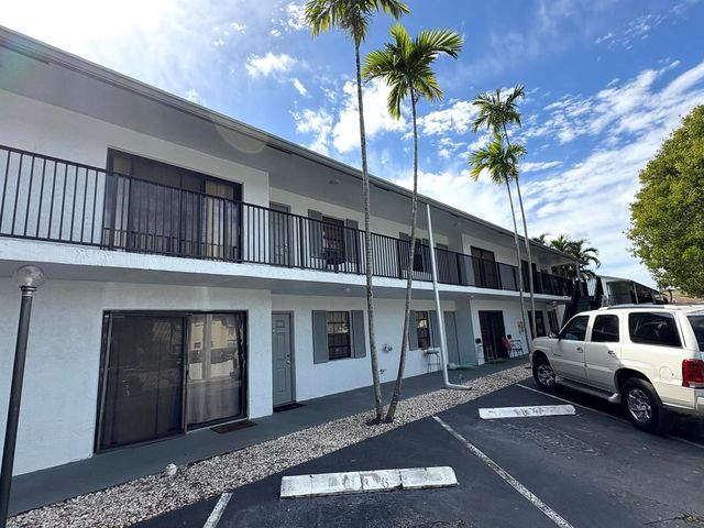 1400 NW 45th Street B7, Deerfield Beach, FL 33064