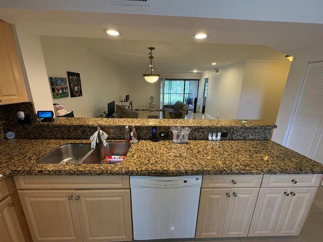 1400 NW 45th Street B7, Deerfield Beach, FL 33064