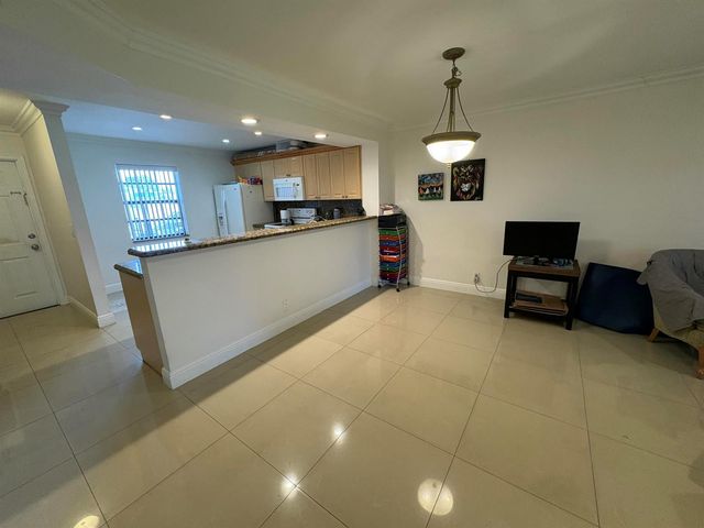 1400 NW 45th Street B7, Deerfield Beach, FL 33064
