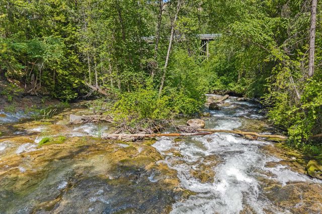 4440 Northport Waneta Rd, Northport, WA 99114