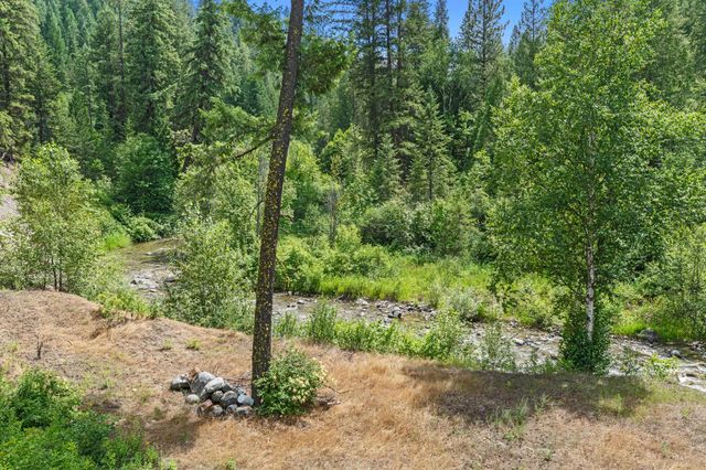 4440 Northport Waneta Rd, Northport, WA 99114