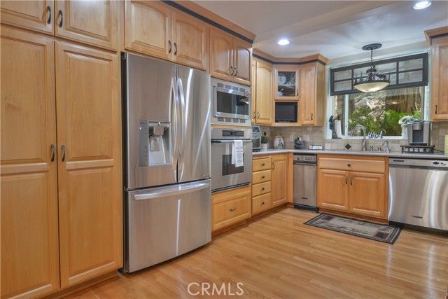 196 N Fairway Drive, Lake Arrowhead, CA 92352