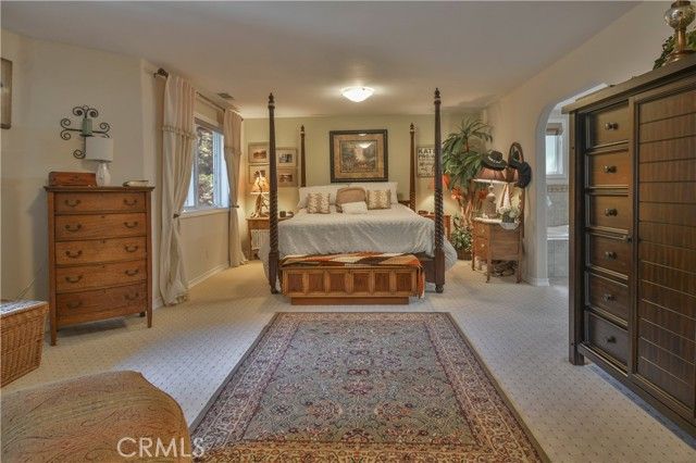 196 N Fairway Drive, Lake Arrowhead, CA 92352