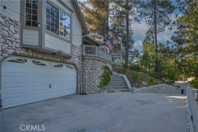 196 N Fairway Drive, Lake Arrowhead, CA 92352