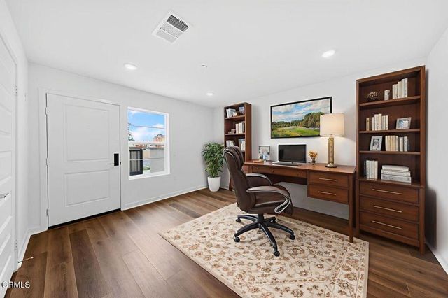 543 Via Vallarta, Camarillo, CA 93012