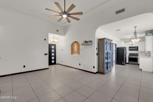 209 SUN VIEW Lane, El Paso, TX 79928